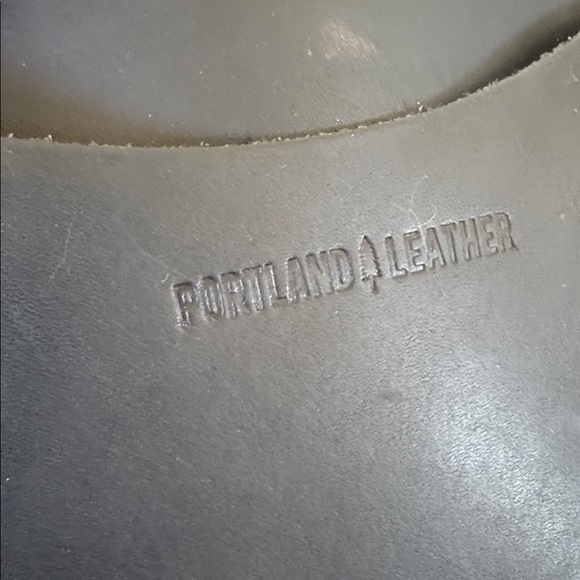 Portland Leather Midnight Black Round Bag - Picture 4 of 4